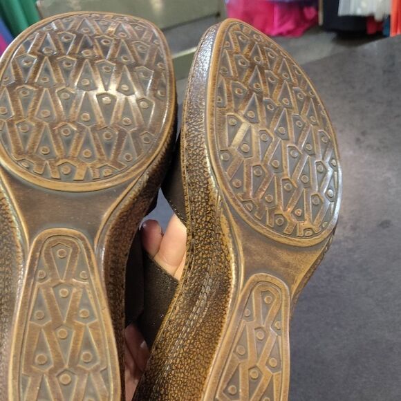 White Mountain Brown Wedge Sandals - Picture 5 of 5